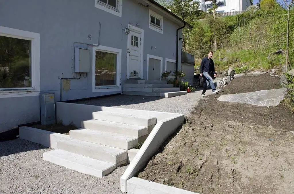 Trappa utomhus färdig betong av Krokstrands Konstbetong